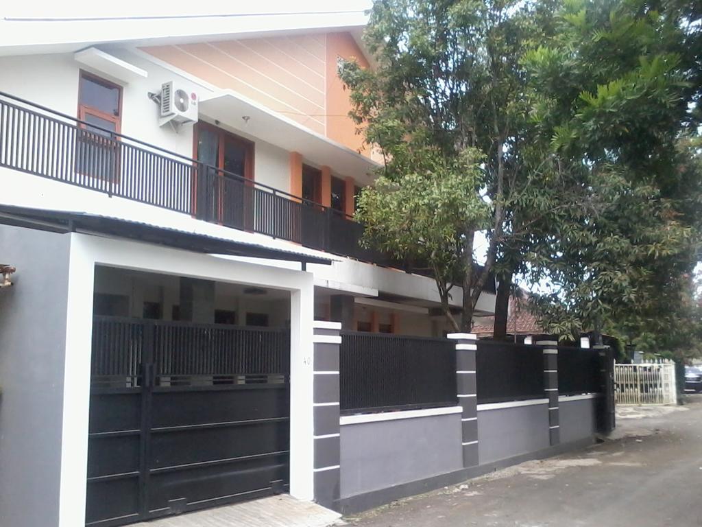 Rumah Sarwestri Wisma tamu Bandung
