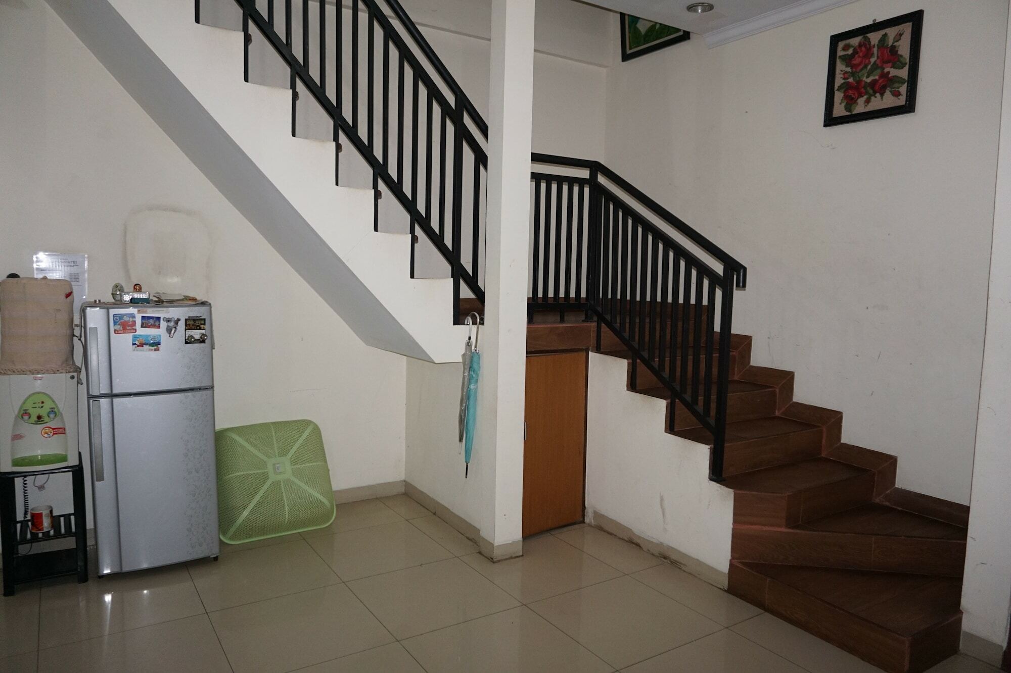 Wisma tamu Rumah Sarwestri
